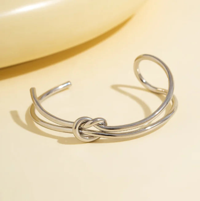 Metal Arrow Bracelet